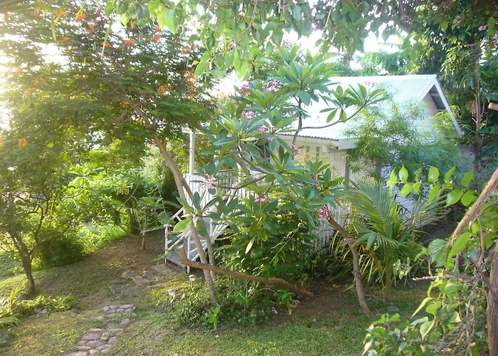Green Roof Inn